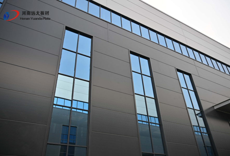 聚氨酯夾芯板：高效節(jié)能，防火防水，為建筑護(hù)航