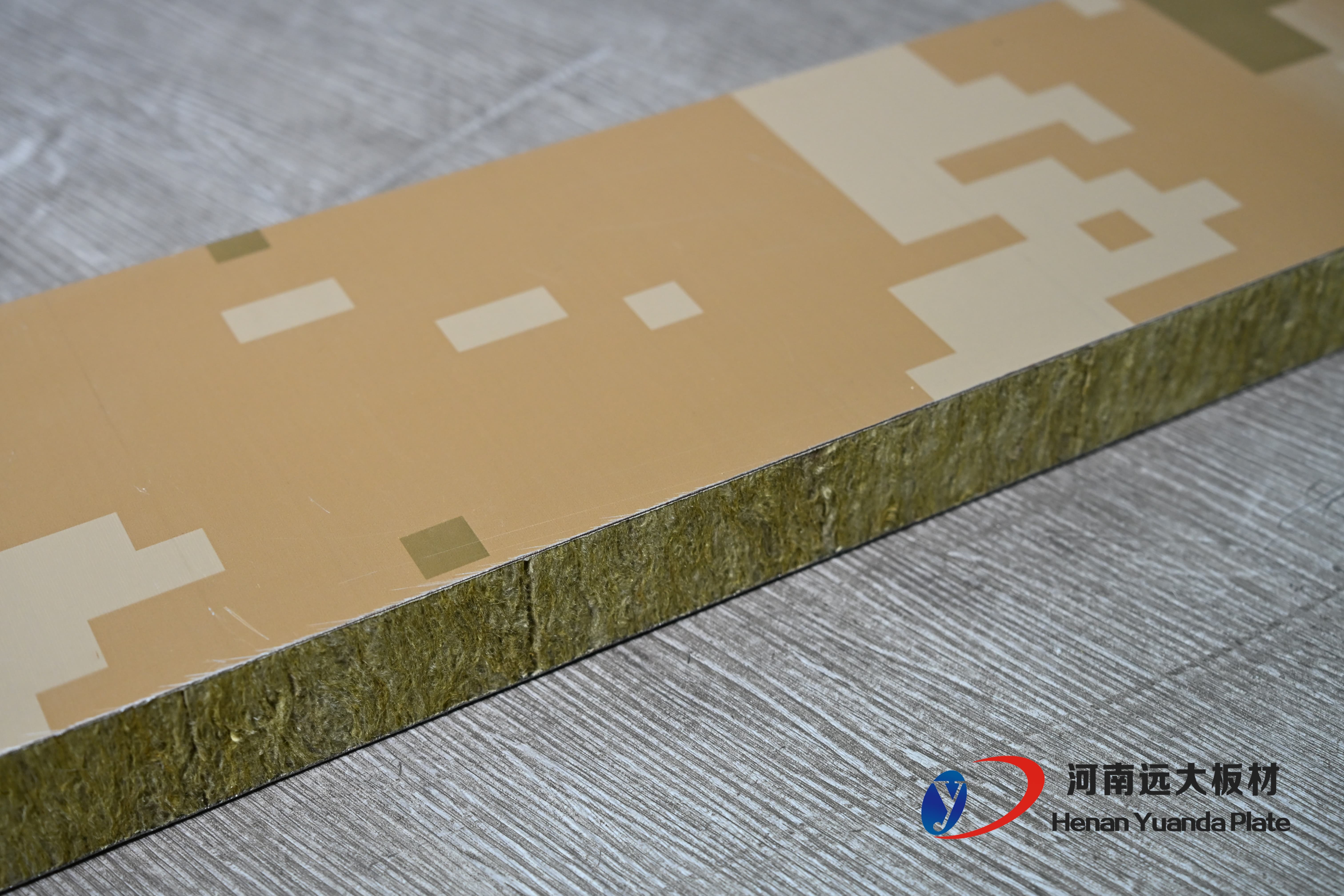 聚氨酯夾芯板一平方多少錢？2025年最新價(jià)格與性能全解析(圖3)