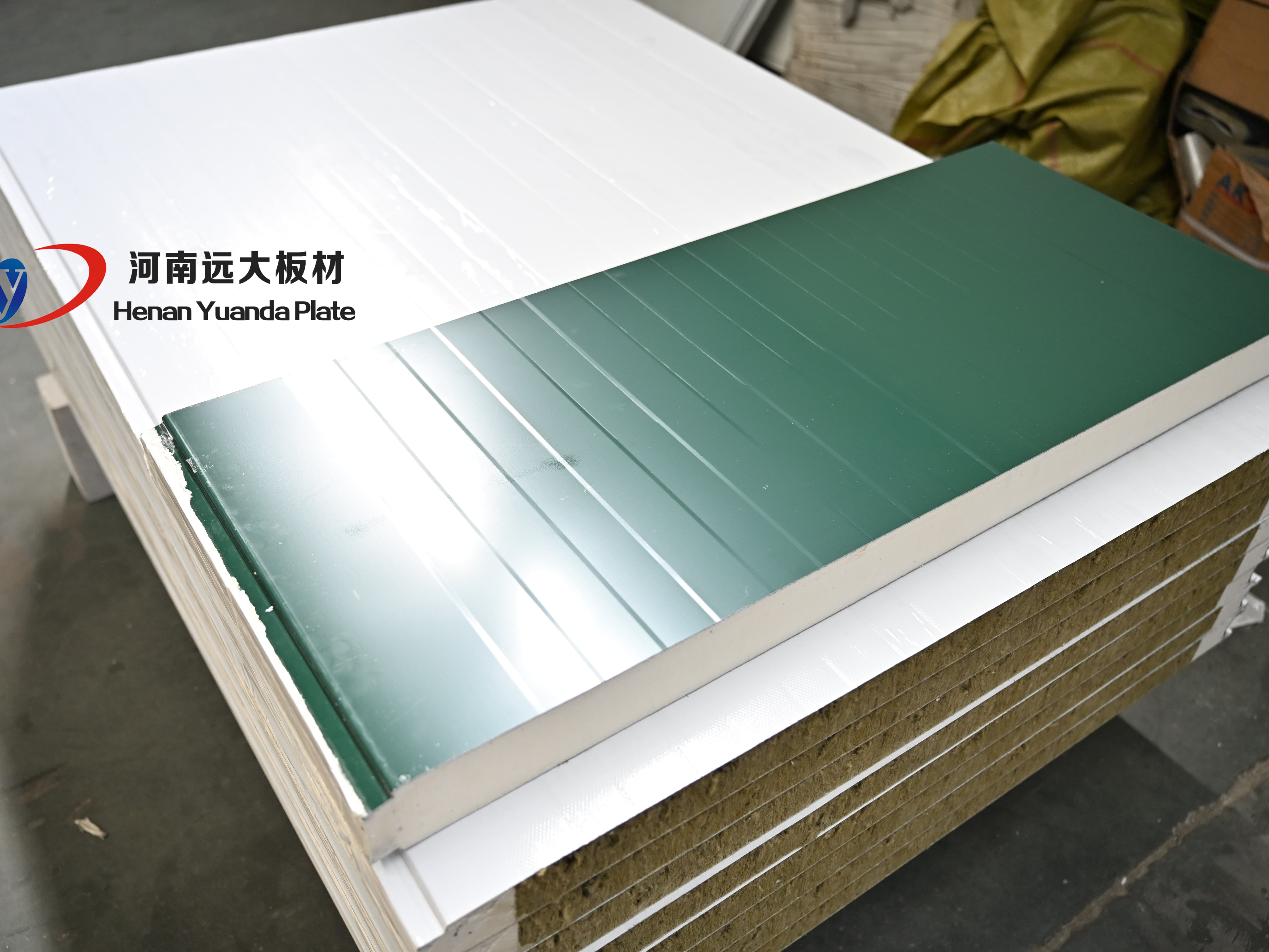 “冷鏈倉庫對保溫‘零容忍’？聚氨酯夾芯冷庫板的‘無縫’密封方案正是答案。” (圖2)