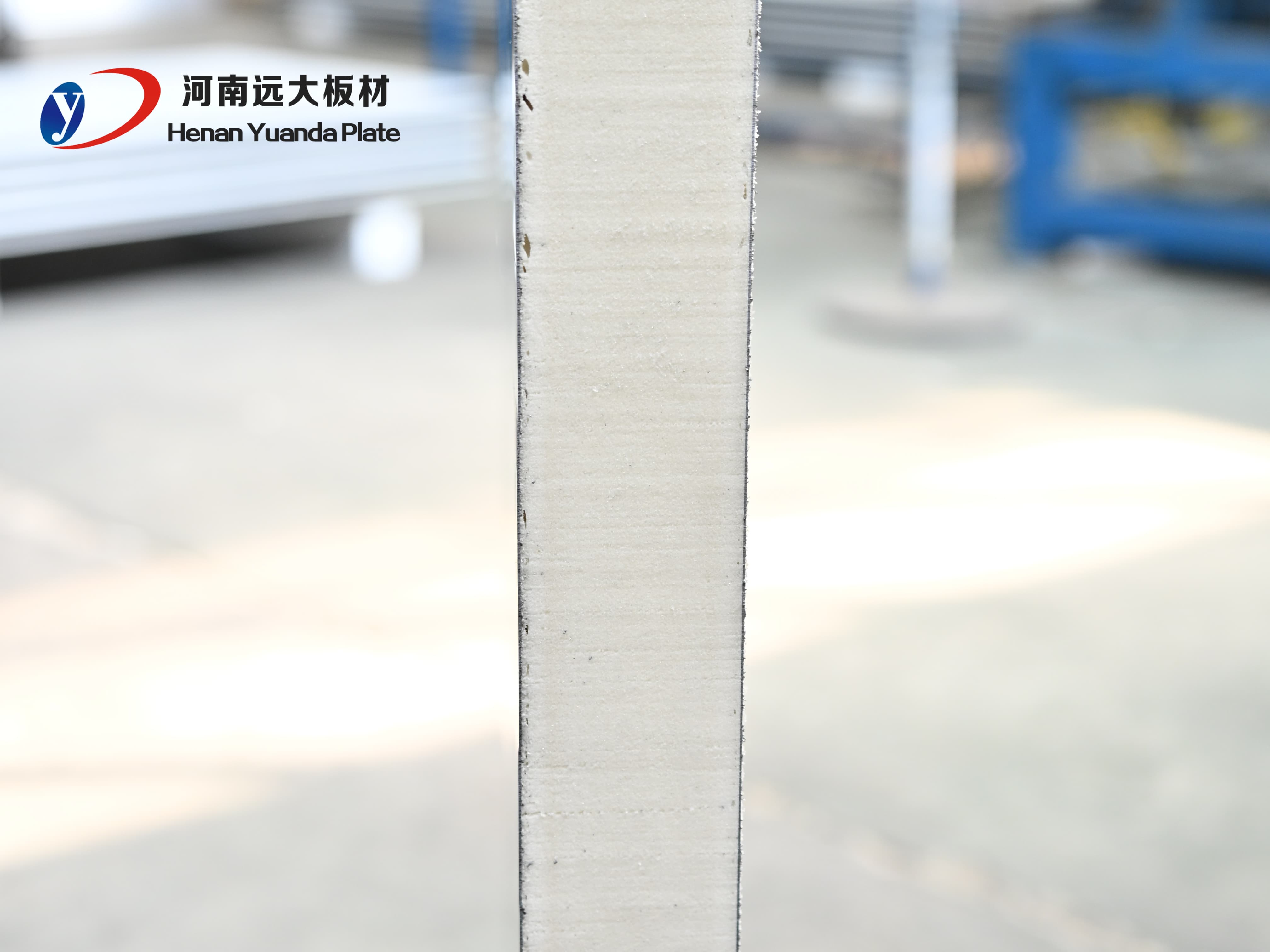 “冷鏈倉庫對(duì)保溫‘零容忍’？聚氨酯夾芯冷庫板的‘無縫’密封方案正是答案。” 